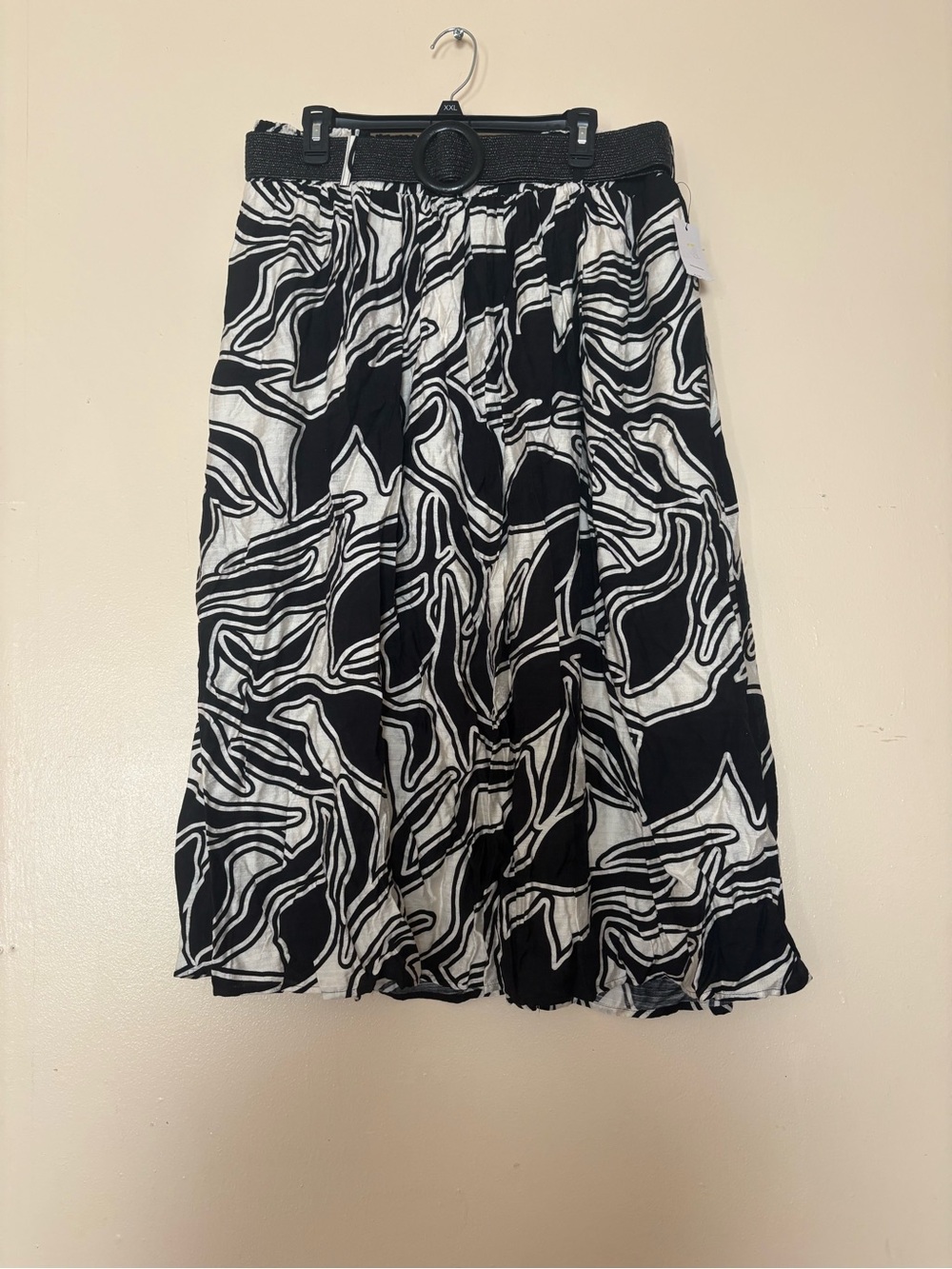 Nine West Black & White Abstract Print Midi Skirt with Belt